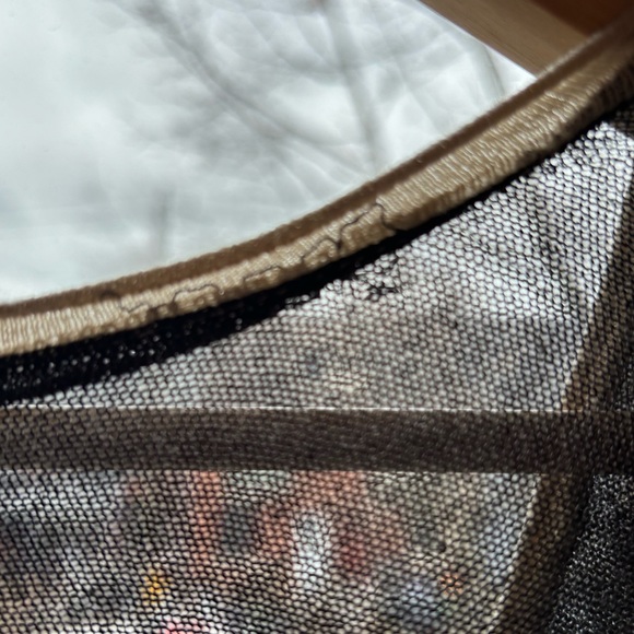 Hugo Boss sheer sweater size M/L - Picture 4 of 9